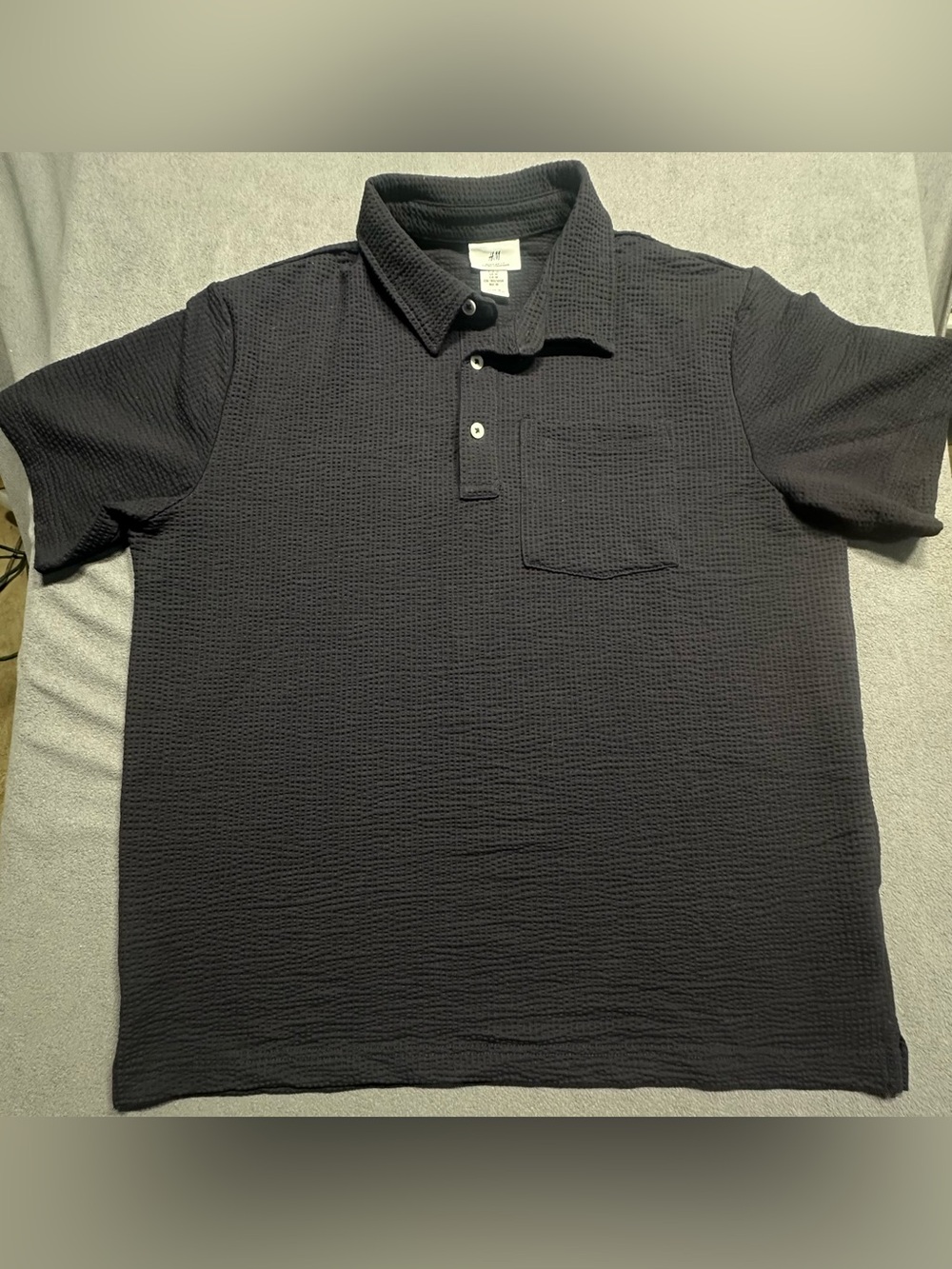 H&M Men's Black Textured Short-Sleeve Polo with Chest Pocket